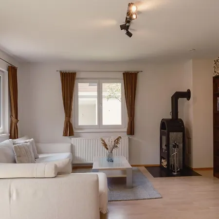 Margret By Interhome Semesterbostad